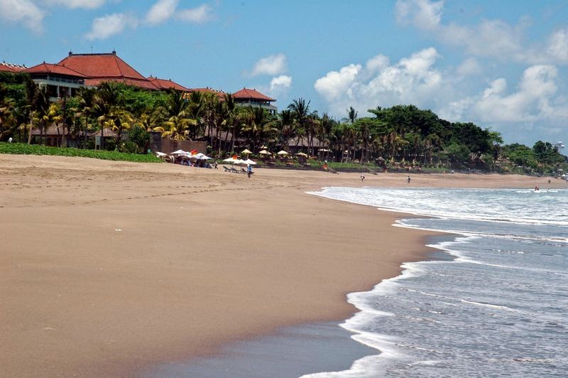 Ilustrasi artikel: Seminyak is a beach town in South Bali