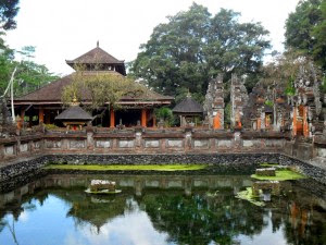 Ilustrasi artikel: Tampaksiring Palace