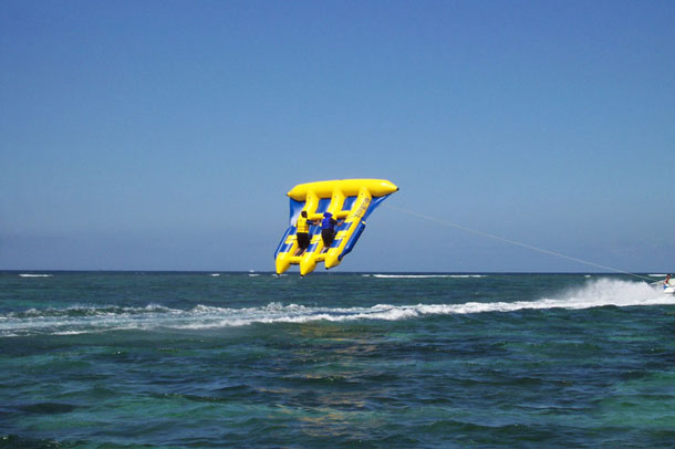 Ilustrasi artikel: Marine Tourism Activities at Tanjung Benoa Bali