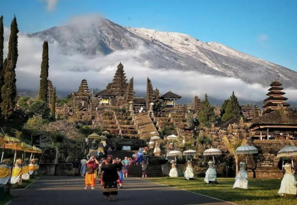 Ilustrasi artikel: 5 Interesting facts about Pura Besakih that you should know